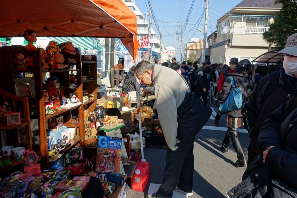 ボロ市おもちゃ屋さんの画像