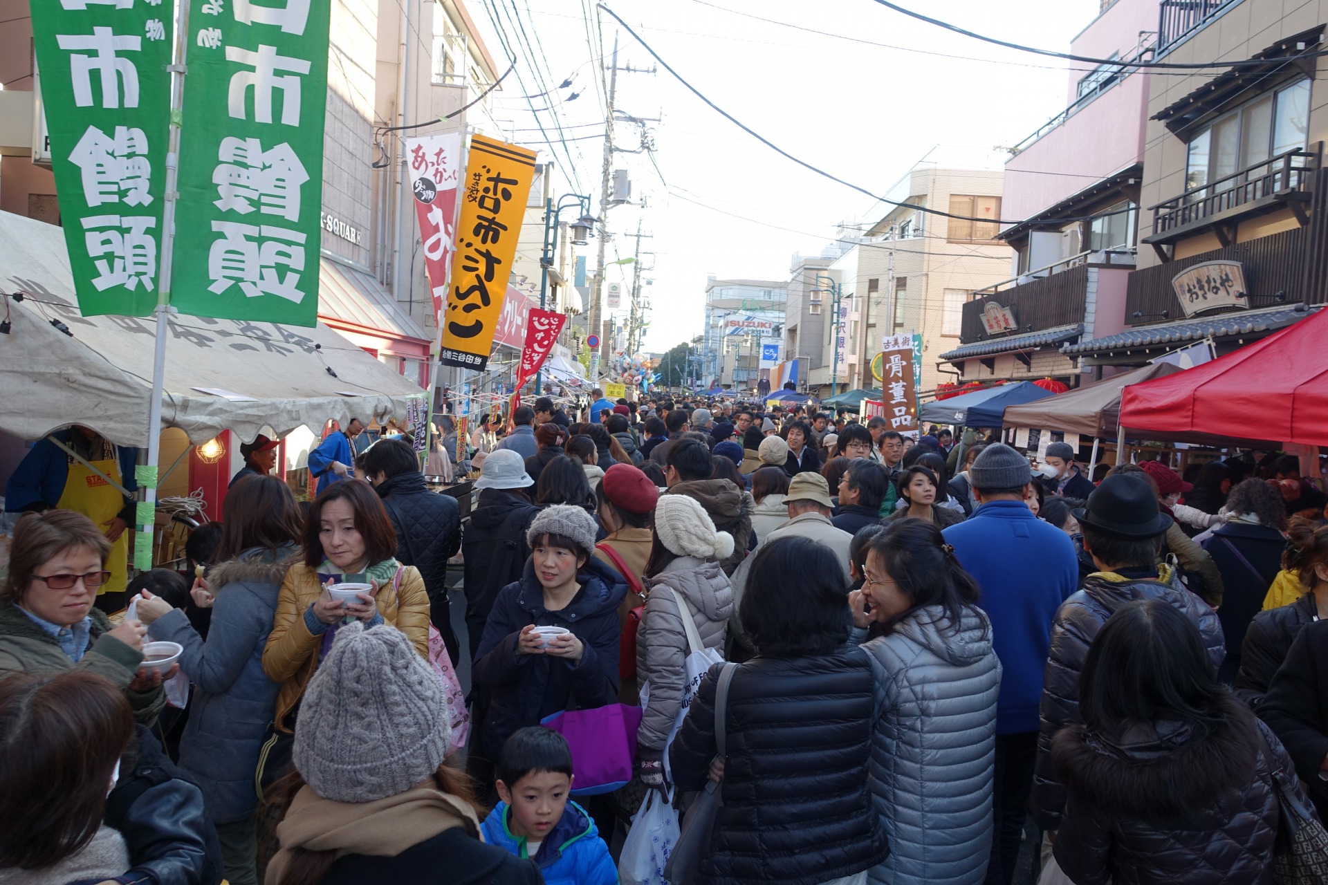 ボロ市入口の様子